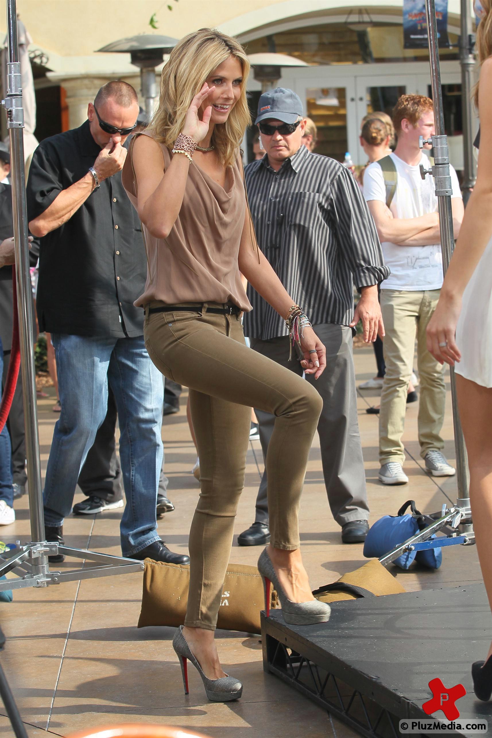 Heidi Klum at The Grove to film an appearance for television programme photos | Picture 75975